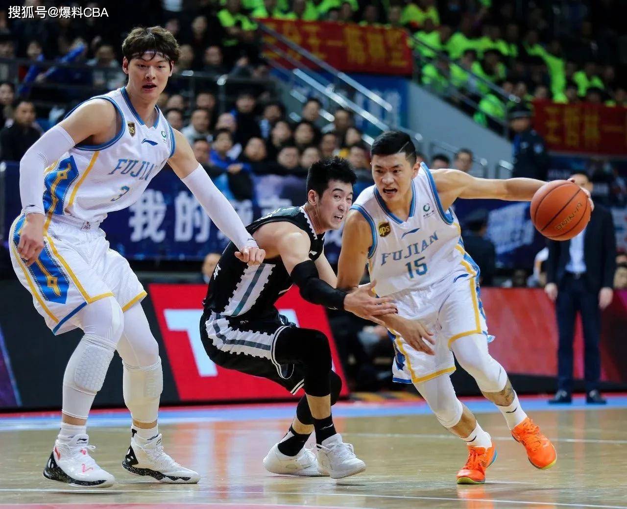 包含国际米兰转会期刷新队史纪录,志在CBA常规赛名次提升,话题不断,年轻球员得到机会的词条 包含国际米兰转会期刷新队史纪录,志在CBA常规赛名次提升,话题不断,年轻球员得到机会的词条